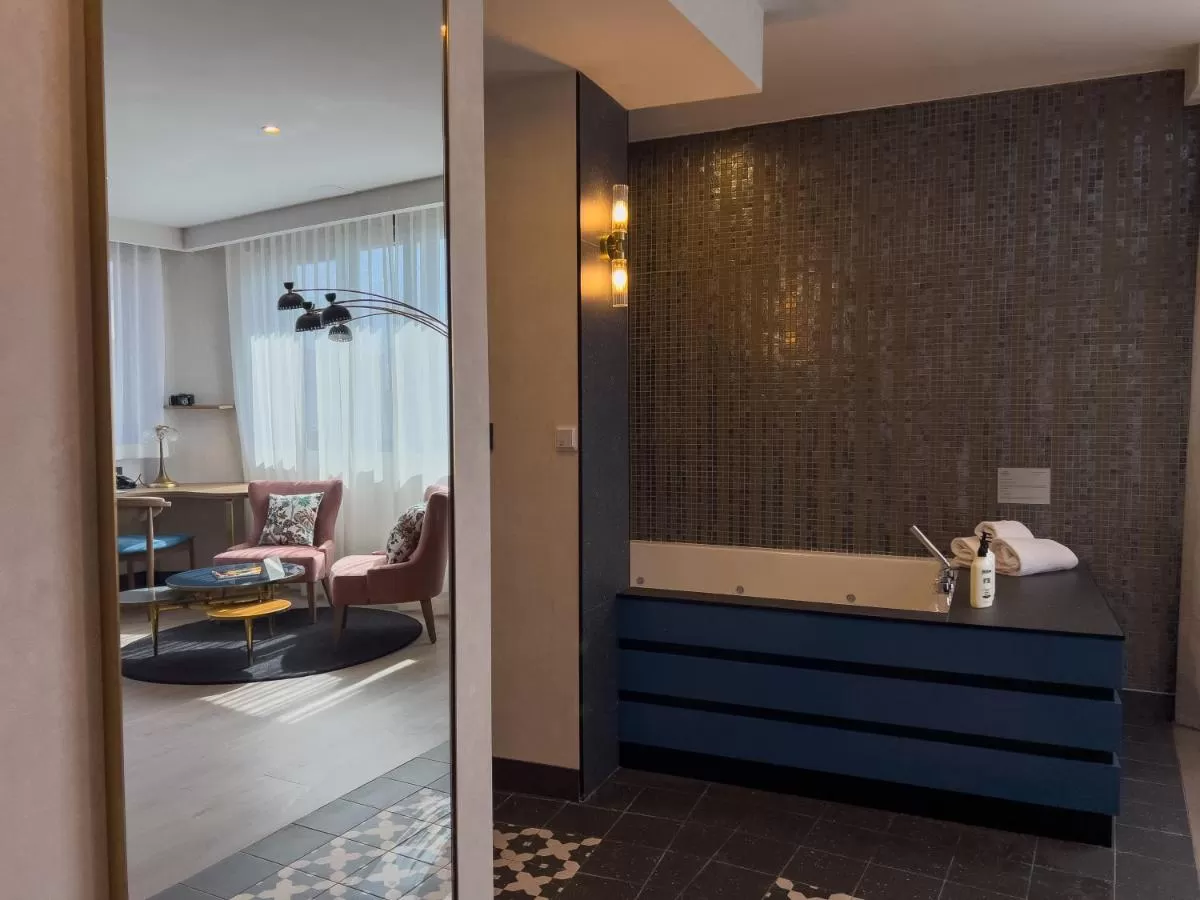 Bañera de hidromasaje Hotel Indigo Madrid Gran Vía by IHG