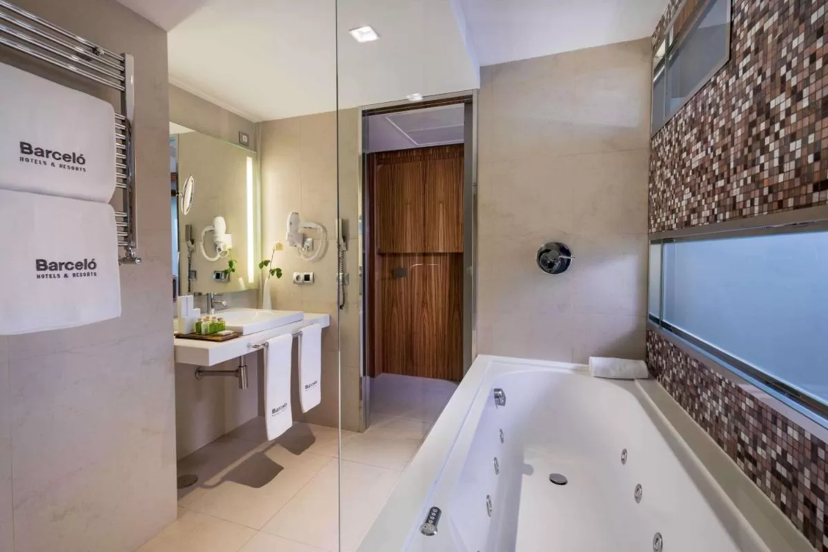 Barceló Malaga con jacuzzi en la habitación Barceló Malaga con jacuzzi en la habitación