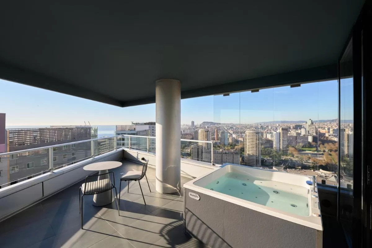 Barcelona Princess con suites con jacuzzi en la terraza Barcelona Princess con suites con jacuzzi en la terraza