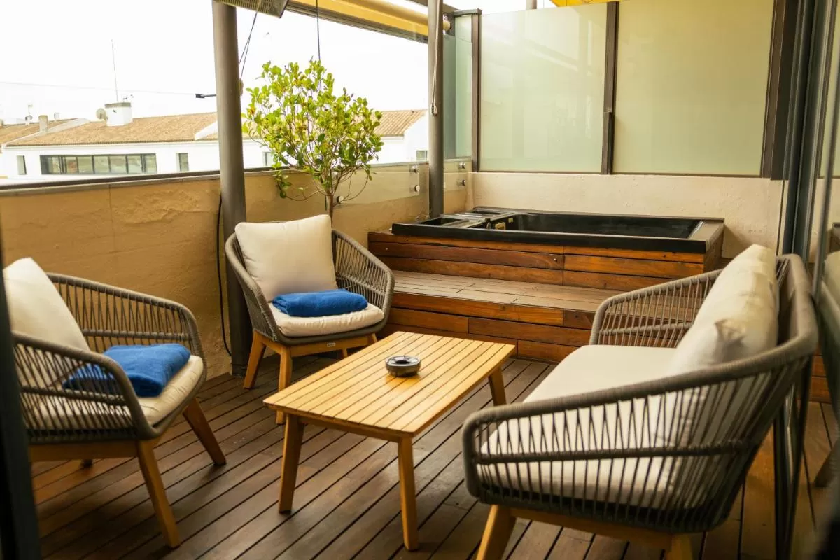 Jacuzzi en la terraza privada Hotel Lobby Sevilla Jacuzzi en la terraza privada Hotel Lobby Sevilla