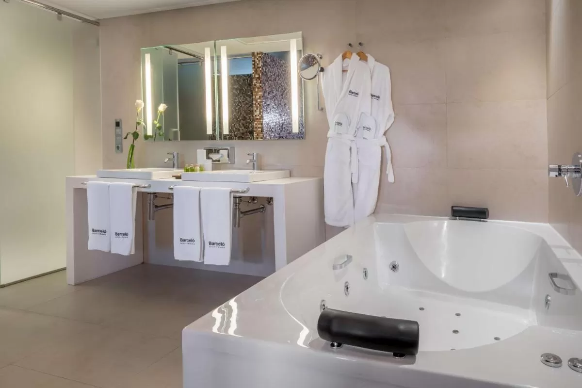 Jacuzzi grande para parejas Barceló Malaga