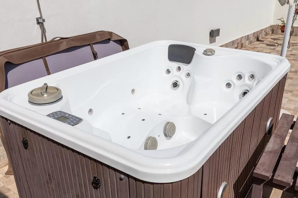 Jacuzzi para Parejas en la terraza de la suite Hotel Don Paco en Sevilla