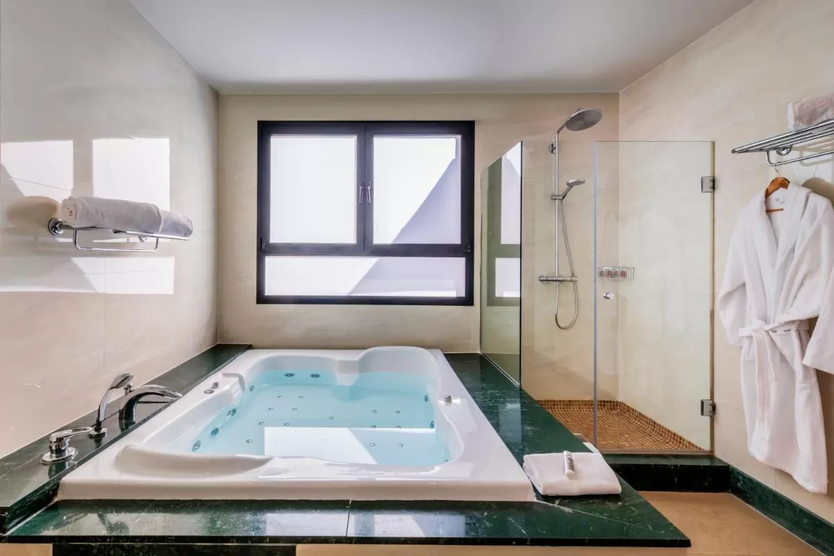Suite con Banera de Hidromasaje en Granada