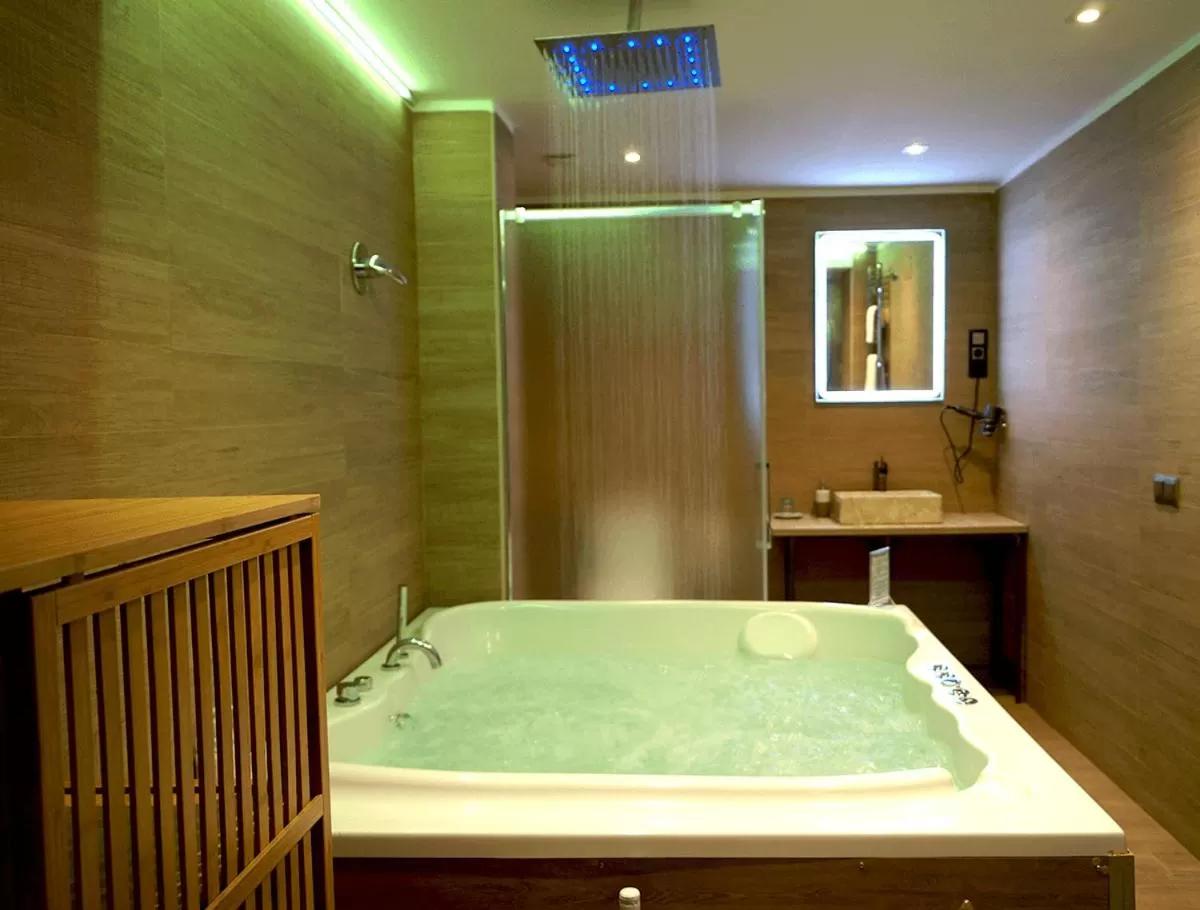 Spa privado en la habitación Caballero Errante